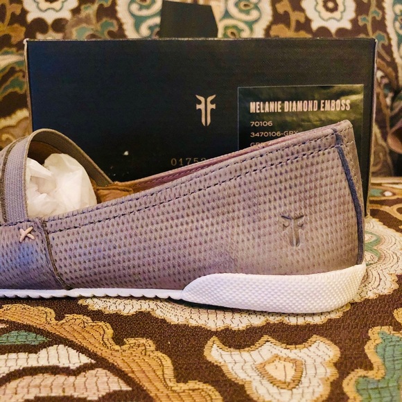 Frye Melanie Diamond Emboss Slip-Ons BNIB - Picture 3 of 8